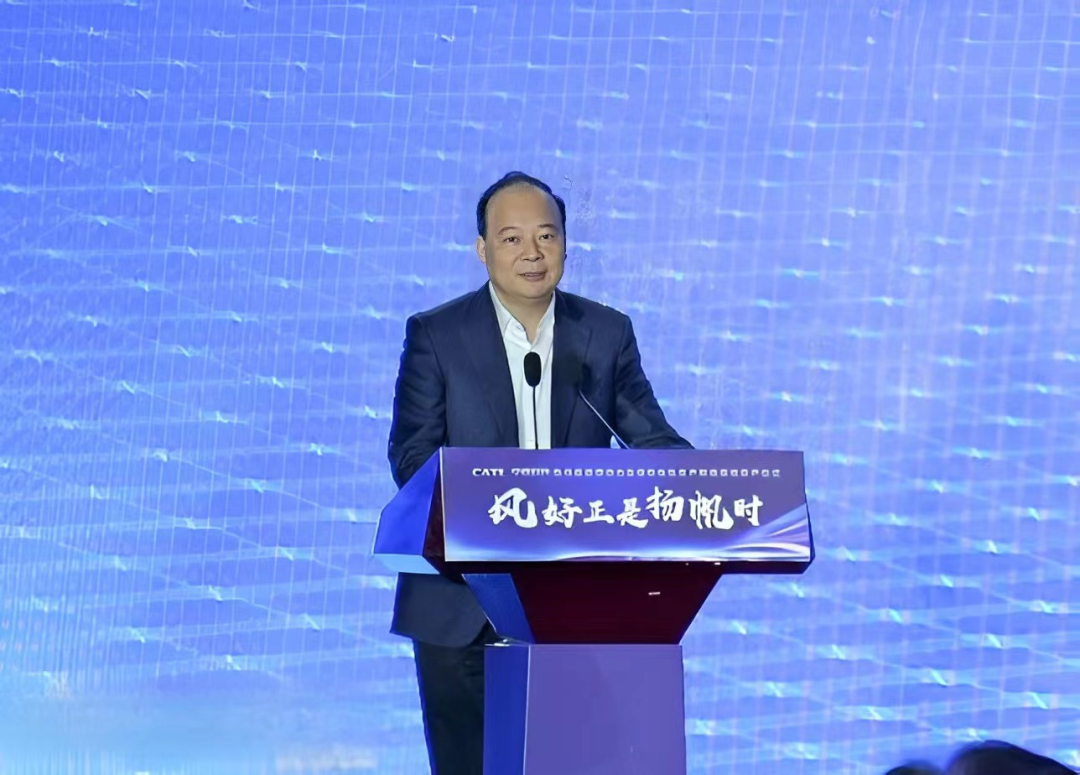 02-配文插图-腾博会董事长、总经理曾毓群发表致辞.png